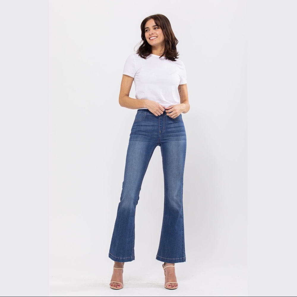 Cello Jeans Pull On Flare Petite 30” Medium wash - Picture 6 of 13